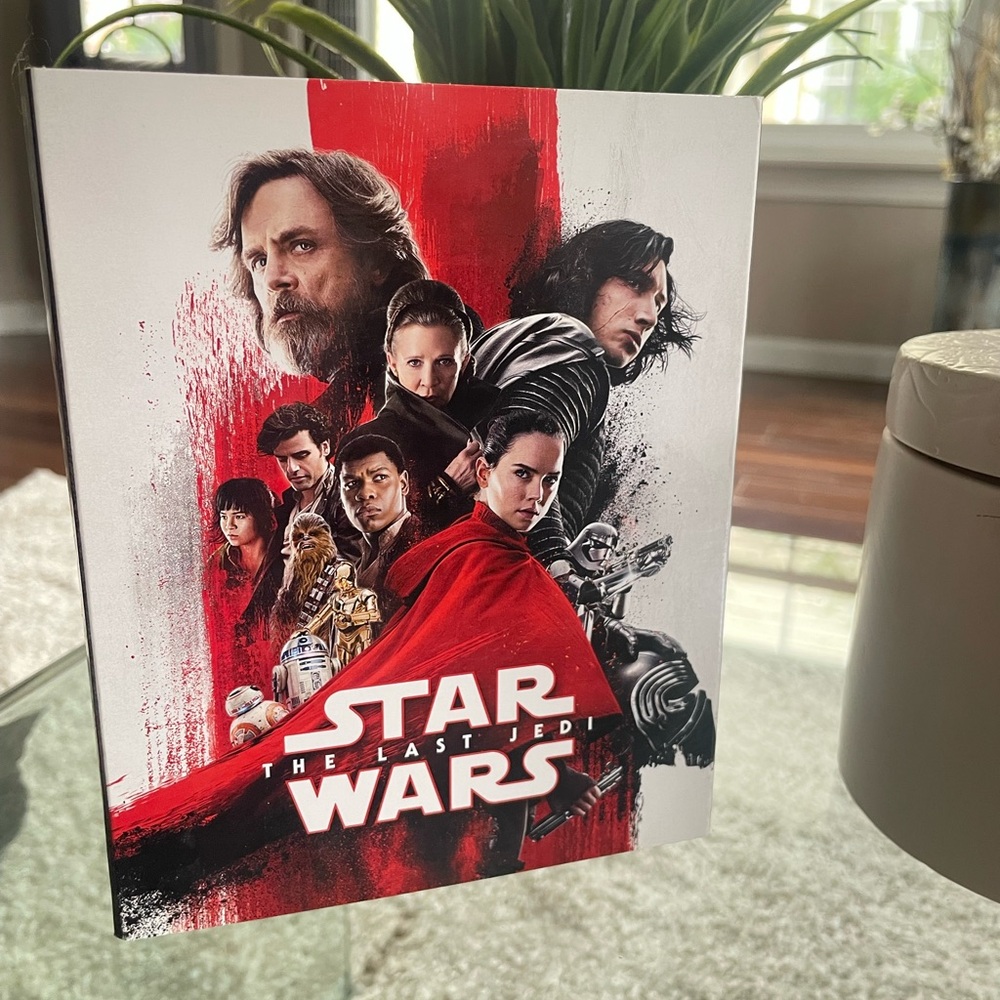 Star Wars The Last Jedi Blu Ray Disc 4 DVD BONUS Set with Gallery Book